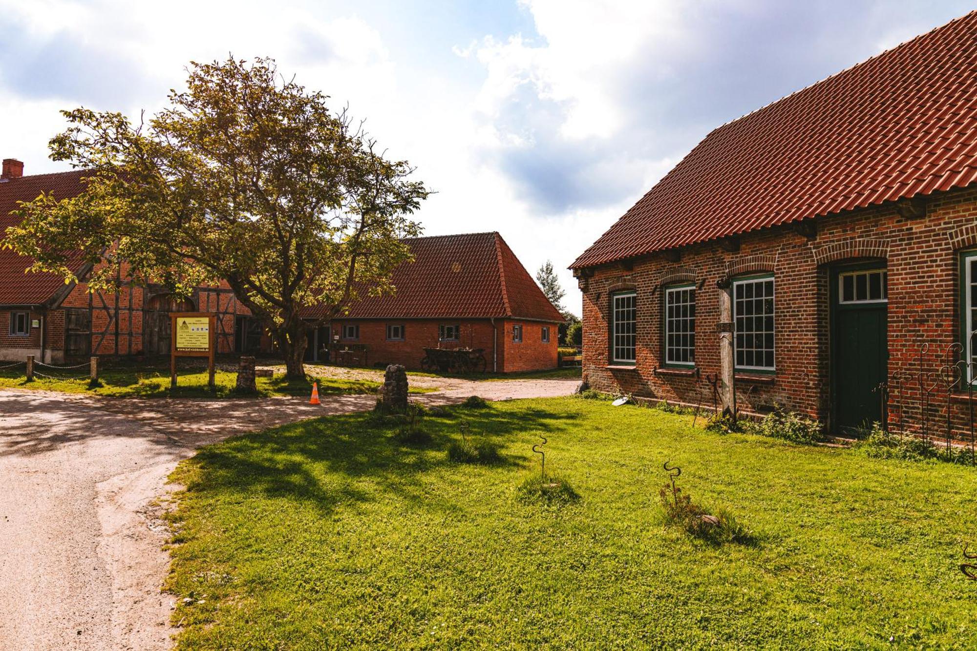 Domo Camp - Nature Glamping Hof Viehbrook Hotell Rendswuhren Exteriör bild
